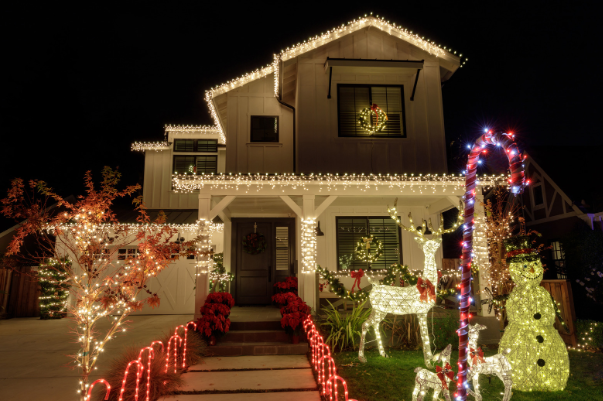 this image shows residential Christmas lights installation in Folsom, CA