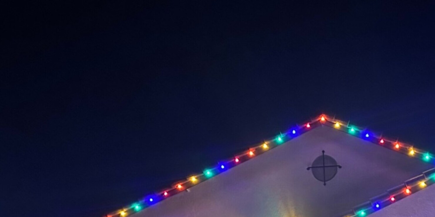 Residential christmas lights in Cameron Park, CA: multicolor c9 gable peak run